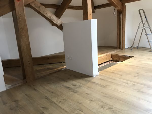 Aménagement d'un escalier afin de monter à la nouvelle pièce créer dans le comble de cette maison se situent sur la commune de Charvieu Chavagneux