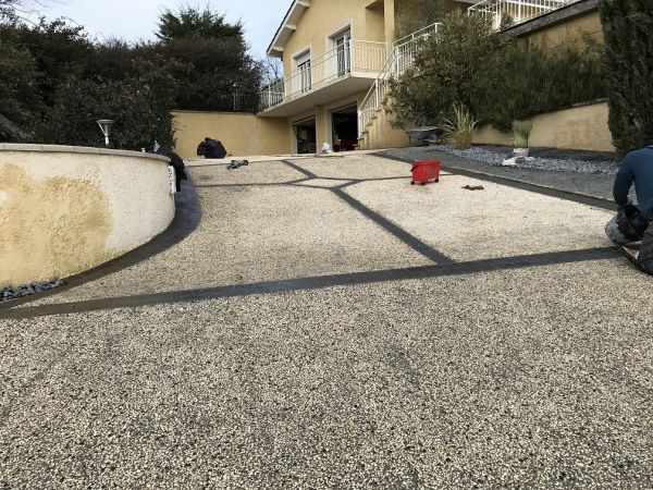 Finition d' un béton désactivé