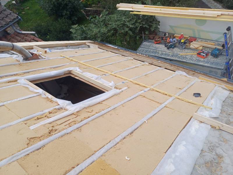 Pose d'un pare feu professionnel puis des panneaux isolants hautes perfomance en laine de bois pour cette maison qui se situe sur la commune de Tignieu Jameyzieu