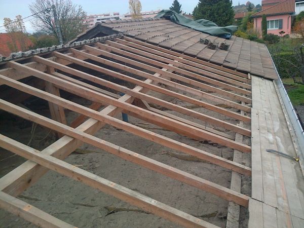 Rénovation en tuile Ineris Delta rouge nuancé situé à vienne